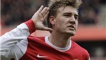 Bendtner: Tôi là một trong những tiền đạo hay nhất thế giới