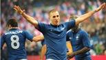 Benzema bắn hạ Brazil: Có một số 10 khác