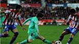 Sporting Gijon - Barcelona 1-1: Thày trò Guardiola "chết hụt"