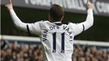 Van der Vaart không thể sánh ngang với Seedorf
