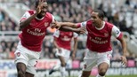  Djourou: Giải pháp khống chế Messi?