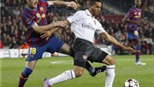 Hàng công Arsenal: Chỉ biết trông chờ Walcott