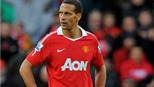 Rio Ferdinand gặp rắc rối vì "fan cuồng"