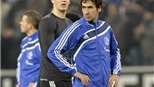  Schalke thua đội bét bảng: Hai bộ mặt của á quân
