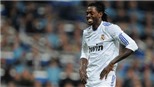 HLV Wenger "chê" Man City không biết dùng Adebayor 