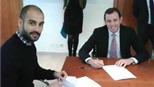 HLV Guardiola gia hạn hợp đồng với Barcelona