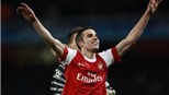 Van Persie sẽ "lĩnh ấn" thay cho Fabregas