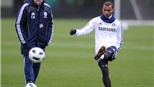 Phía sau chuyện Ashley Cole "nghịch súng" bắn người