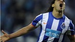 Falcao sánh ngang Klinsmann
