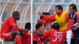 B.Bình Dương: Cứ đá thế này, 10 Mourinho về đây cũng "chết"
