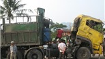 Xe ôtô nổ lốp, đâm liên hoàn làm 2 người tử vong 