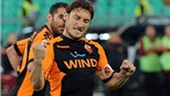 Totti đạt mốc 206 bàn thắng ở Serie A: Khi Hoàng tử lên ngôi Vua