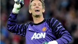 Van der Sar giải nghệ ở Wembley