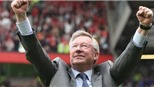 HLV Alex Ferguson hân hoan sau trận thắng Chelsea