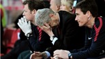 Arsenal thua thảm hại ở Stoke: Đầu hàng