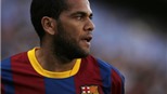 Alves: Chắc tôi phải gãy chân người ta mới ngừng nói tôi đóng kịch