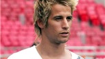 Fabio Coentrao: Trái, phải, hậu vệ, tiền vệ, "OK" tất