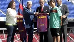 Tổng thống Palestine tới thăm Camp Nou