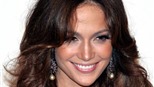 Nhà sản xuất American Idol lo… không đủ tiền trả Jennifer Lopez