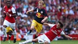 CĐV chỉ trích cách phòng ngự của Arsenal