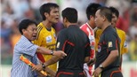 “Chuyện tình” trọng tài-đội bóng ở V-League 2011