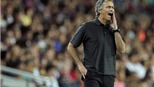 HLV Mourinho ám chỉ Barca là một “đội bóng nhỏ”