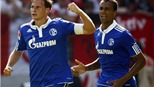 Schalke đè bẹp Mainz, mừng Raul ở lại