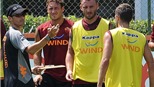 “Bom nổ chậm” ở Roma: Totti chiến tranh lạnh với Luis Enrique