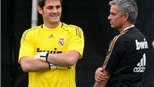 HLV Mourinho trừng phạt Casillas?