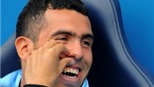 Tevez bị tước băng thủ quân ở Man City