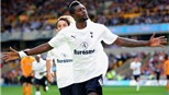  Adebayor lại nổ súng ở trận ra mắt