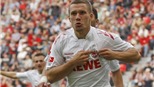 Cologne đại thắng Leverkusen: Câu trả lời của Podolski