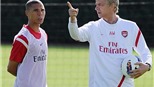 Lãnh đạo Arsenal lại đăng đàn ủng hộ HLV Wenger