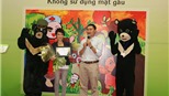 Uyên Linh cam kết bảo vệ gấu Việt Nam