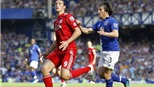 Song sát Carroll-Suarez "hạ sát" Everton