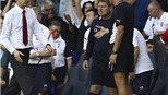 HLV Wenger lại từ chối bắt tay đồng nghiệp