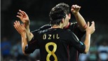  Bố Oezil chỉ trích Madrid
