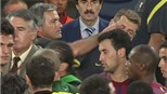 Mourinho bị treo quyền chỉ đạo 2 trận