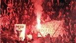 Barca bị phạt nặng vì lỗi của CĐV: UEFA "nhắc khéo" Tây Ban Nha