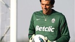 Juve đối mặt với “tháng bão táp”