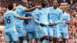 Trước khi đốt lưới M.U, Balotelli... đốt nhà