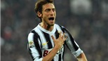 Juve bất bại 13 trận: Hơi thở Marchisio, nụ hôn Conte