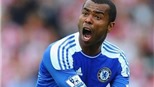 Ashley Cole lấy Europa League ra "trêu tức" Man City