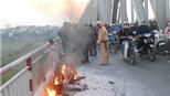 Xe máy cháy nổ có thể do xăng pha tạp chất