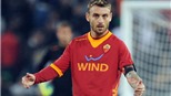 De Rossi, ký hay ra đi?