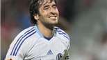 Schalke xác nhận đang đàm phán hợp đồng với Raul