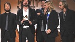 Grammy 54: The Foo Fighters đưa rock'n'roll lên đỉnh cao