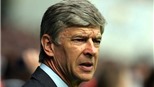 HLV Wenger ngại chất lượng mặt sân San Siro