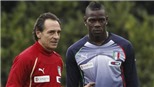 Đích thân Prandelli dạy dỗ "Bad boy" Balotelli