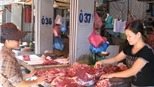 Thịt lợn Hà Nội ế ẩm vì bà nội trợ sợ chất cấm